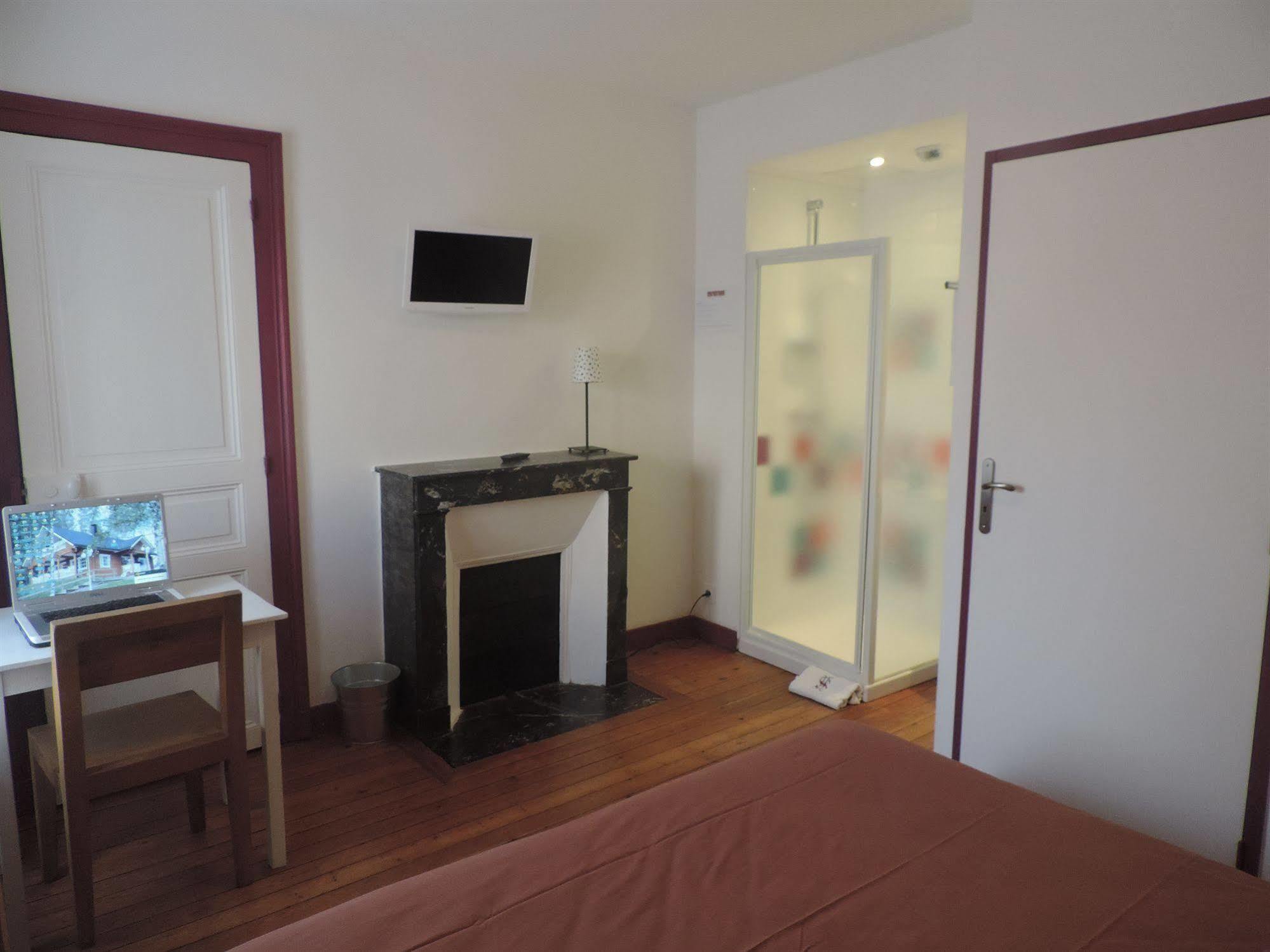 Select Hotel Le Mans Esterno foto