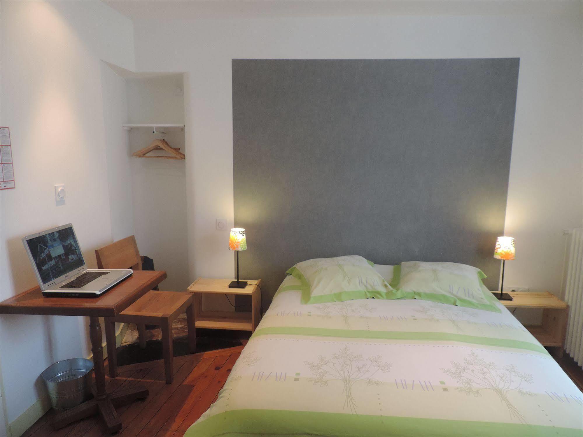 Select Hotel Le Mans Esterno foto