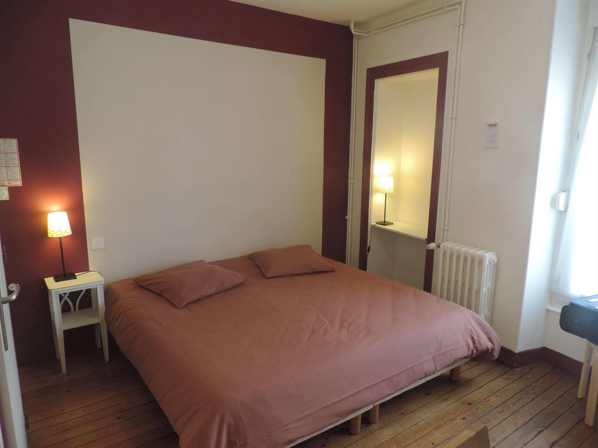 Select Hotel Le Mans Esterno foto